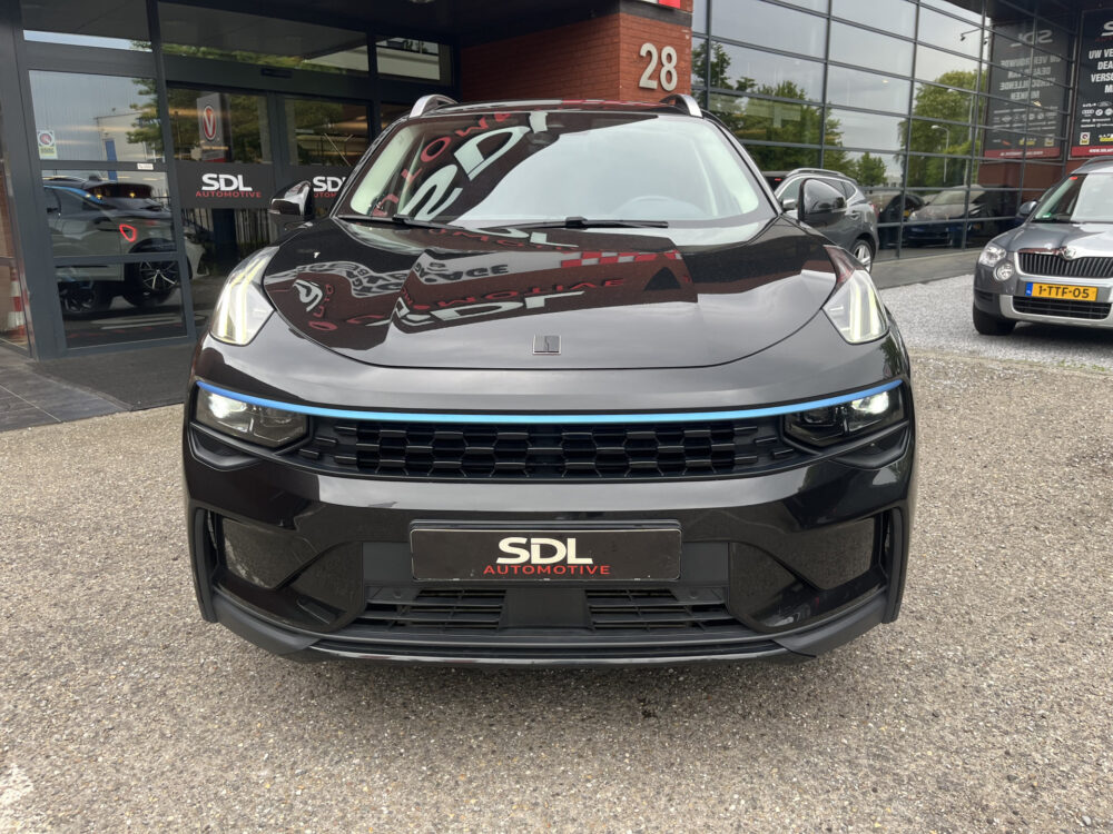 Lynk & Co 01 1.5 // INFINITY SOUND // SCHUIF-KANTELDAK // NAVI+CARPLAY // ELEK. ACHTERKLEP // ADAPTIVE CRUISE // STOELVERWARMING // 9