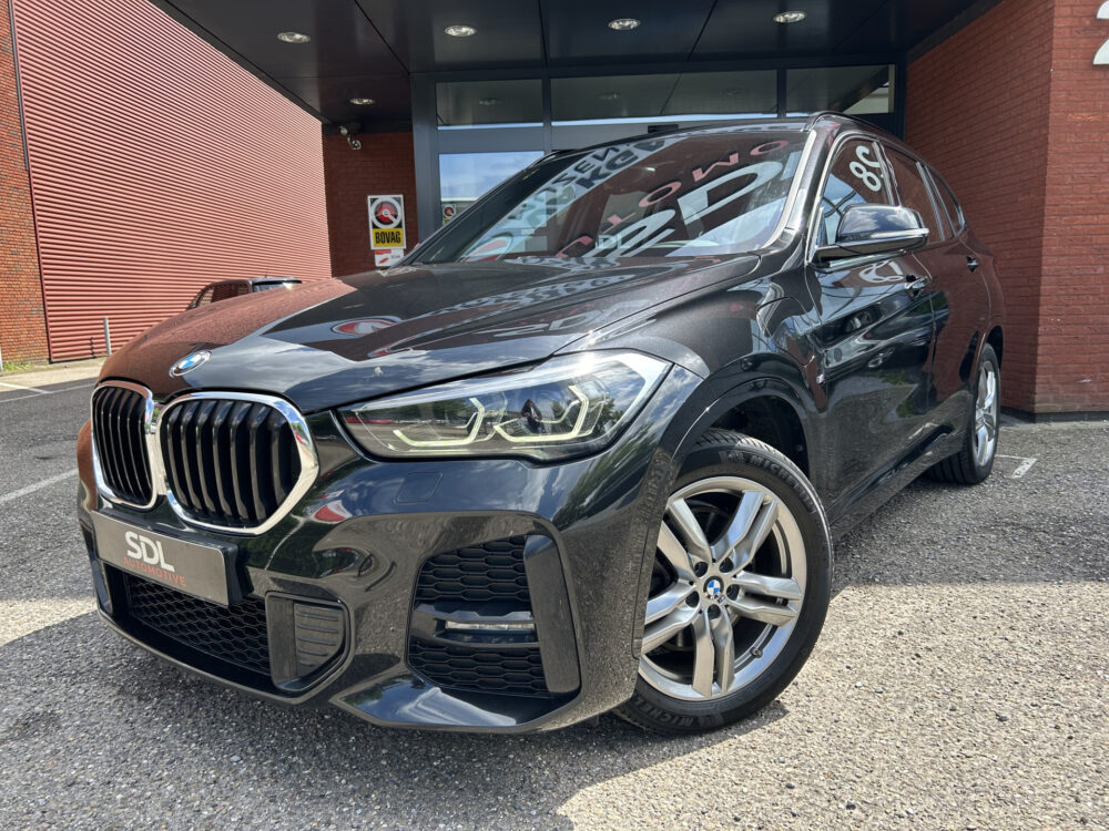BMW X1 xDrive25e Executive M-Sport 100% SOH!!! // FULL LED // NAVI // SPORTSTOELEN + STOELVERWARMING // PDC // ELEK. KOFFERKLEP 1