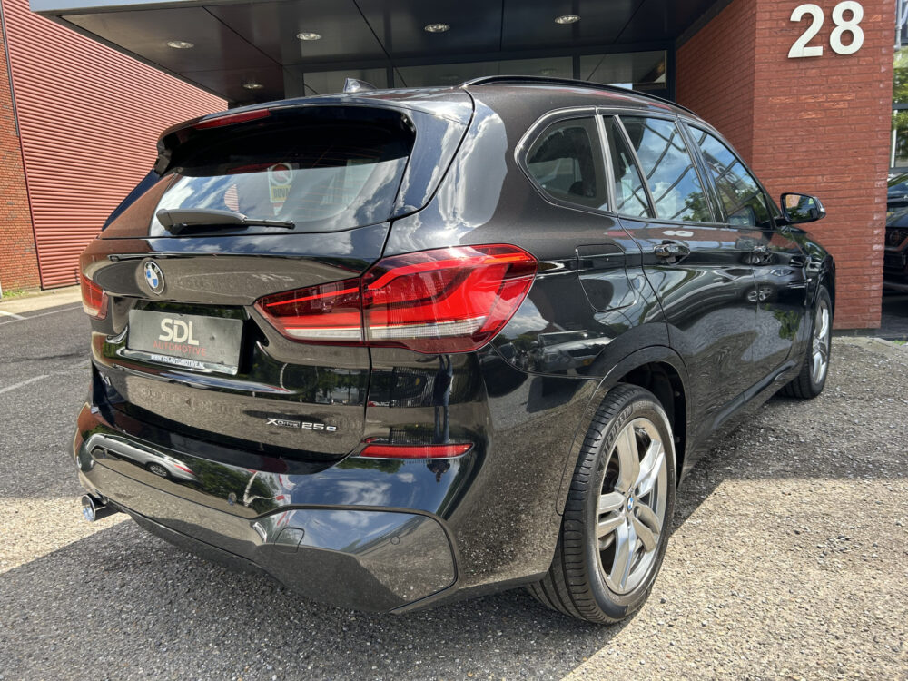 BMW X1 xDrive25e Executive M-Sport 100% SOH!!! // FULL LED // NAVI // SPORTSTOELEN + STOELVERWARMING // PDC // ELEK. KOFFERKLEP 2