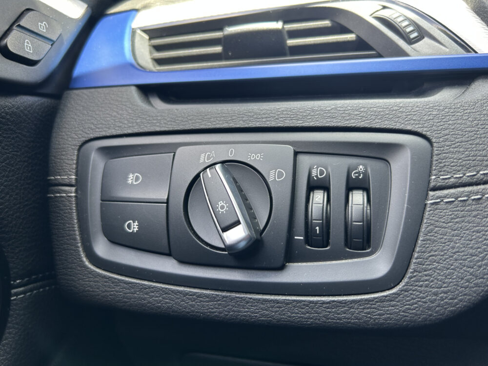 BMW X1 xDrive25e Executive M-Sport 100% SOH!!! // FULL LED // NAVI // SPORTSTOELEN + STOELVERWARMING // PDC // ELEK. KOFFERKLEP 25