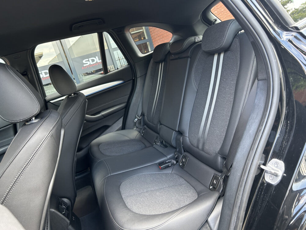 BMW X1 xDrive25e Executive M-Sport 100% SOH!!! // FULL LED // NAVI // SPORTSTOELEN + STOELVERWARMING // PDC // ELEK. KOFFERKLEP 29