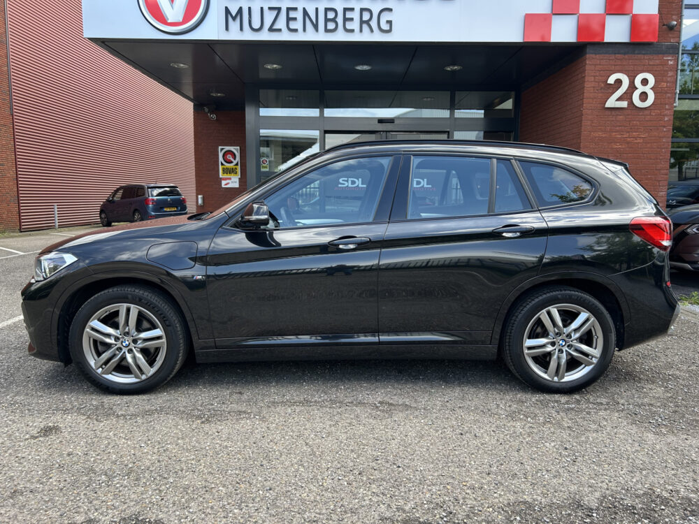 BMW X1 xDrive25e Executive M-Sport 100% SOH!!! // FULL LED // NAVI // SPORTSTOELEN + STOELVERWARMING // PDC // ELEK. KOFFERKLEP 3