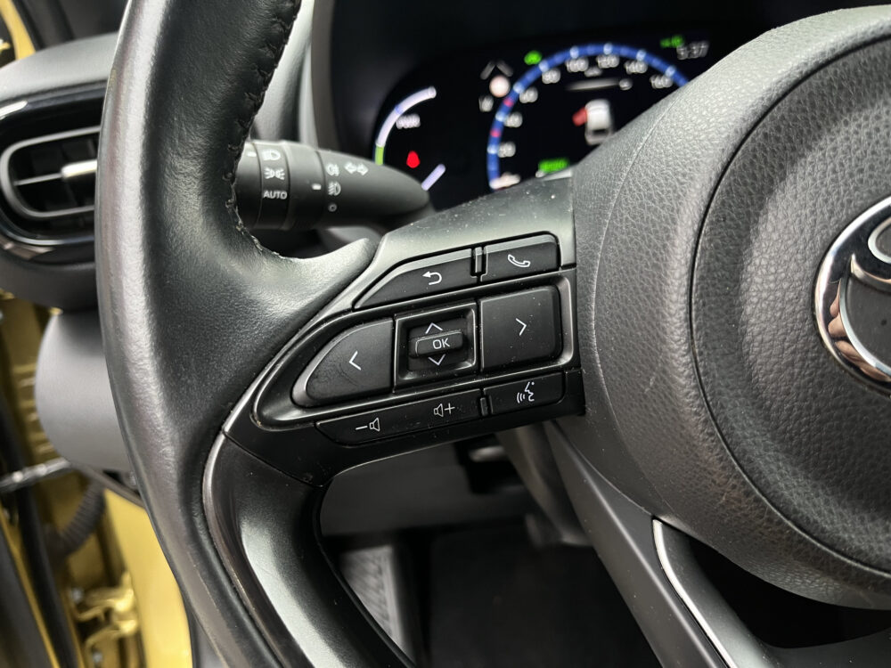 Toyota Yaris Cross 1.5 Hybrid First Edition // ADAPT. CRUISE // LED // KEYLESS // CAMERA // NAVI+CARPLAY // 20