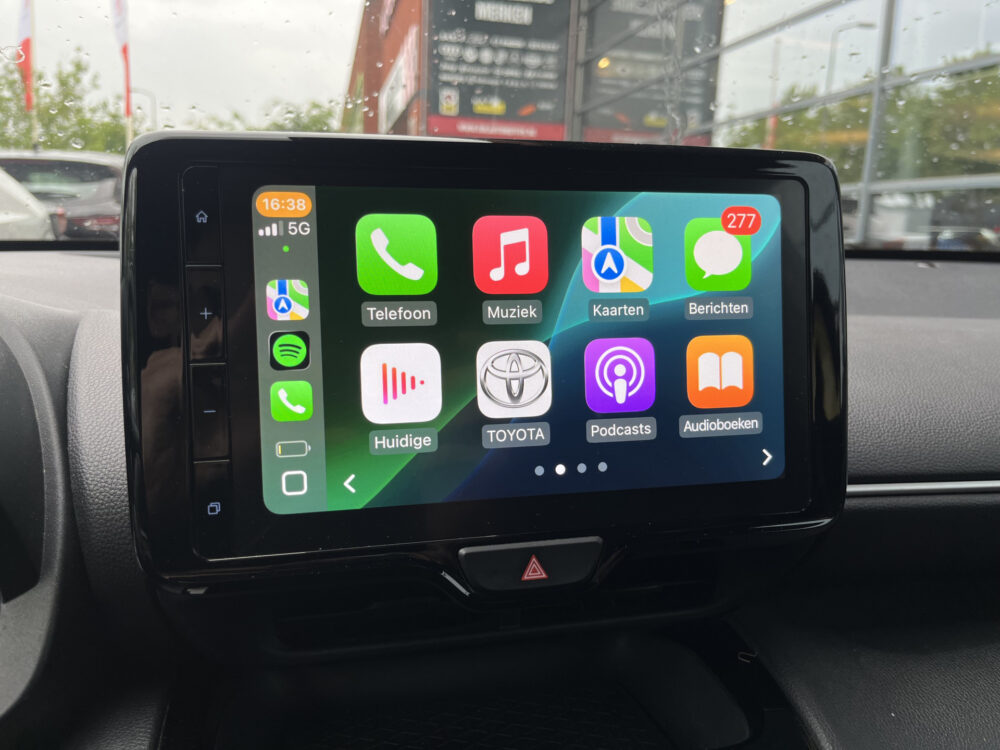 Toyota Yaris Cross 1.5 Hybrid First Edition // ADAPT. CRUISE // LED // KEYLESS // CAMERA // NAVI+CARPLAY // 31