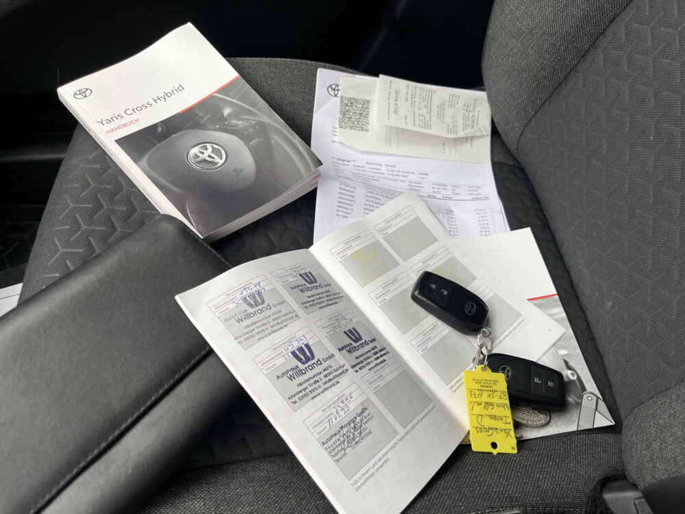 Toyota Yaris Cross 1.5 Hybrid First Edition // ADAPT. CRUISE // LED // KEYLESS // CAMERA // NAVI+CARPLAY // 4