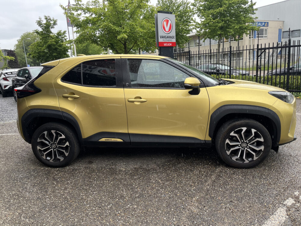 Toyota Yaris Cross 1.5 Hybrid First Edition // ADAPT. CRUISE // LED // KEYLESS // CAMERA // NAVI+CARPLAY // 8