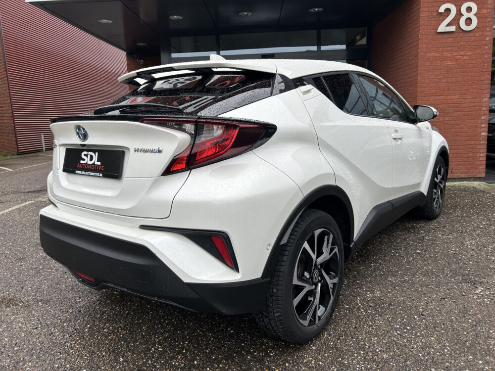 Toyota C-HR 1.8 Hybrid Dynamic 53000KM!! Dealer Auto!! // FULL LED // APPLE CARPLAY / ANDROID AUTO // ADAPTIVE CRUISE // CAMERA // PDC V+A / 2