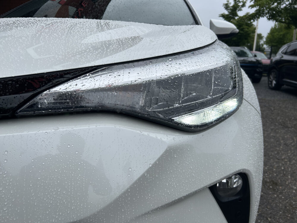 Toyota C-HR 1.8 Hybrid Dynamic 53000KM!! Dealer Auto!! // FULL LED // APPLE CARPLAY / ANDROID AUTO // ADAPTIVE CRUISE // CAMERA // PDC V+A / 23