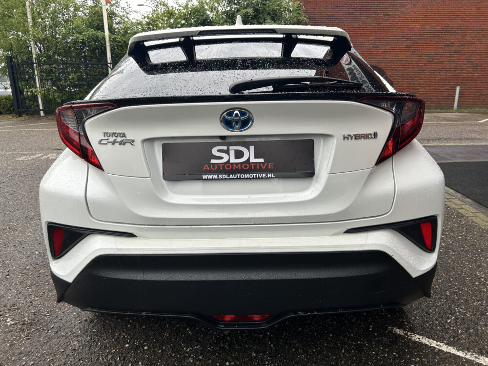 Toyota C-HR 1.8 Hybrid Dynamic 53000KM!! Dealer Auto!! // FULL LED // APPLE CARPLAY / ANDROID AUTO // ADAPTIVE CRUISE // CAMERA // PDC V+A / 5
