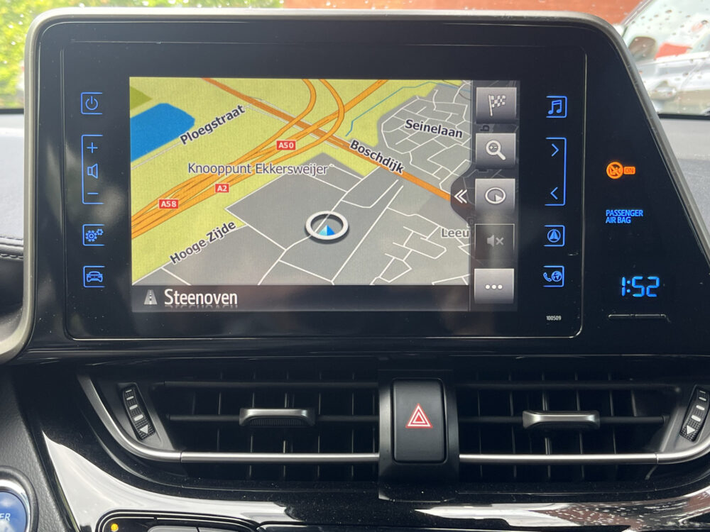 Toyota C-HR 1.8 Hybrid Executive // LED KOPLAMPEN // NAVI // CAMERA // ADAPTIVE CRUISE // STOELVERWARMING // CLIMA // 18