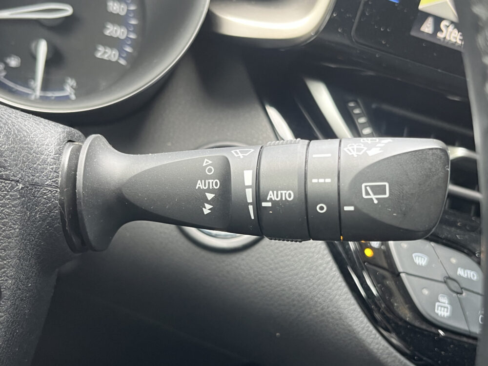 Toyota C-HR 1.8 Hybrid Executive // LED KOPLAMPEN // NAVI // CAMERA // ADAPTIVE CRUISE // STOELVERWARMING // CLIMA // 23