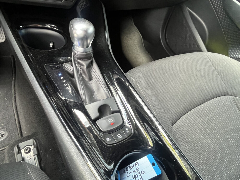 Toyota C-HR 1.8 Hybrid Executive // LED KOPLAMPEN // NAVI // CAMERA // ADAPTIVE CRUISE // STOELVERWARMING // CLIMA // 24