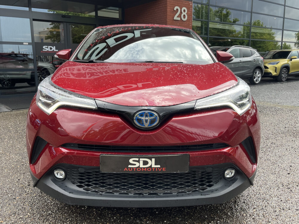 Toyota C-HR 1.8 Hybrid Executive // LED KOPLAMPEN // NAVI // CAMERA // ADAPTIVE CRUISE // STOELVERWARMING // CLIMA // 5