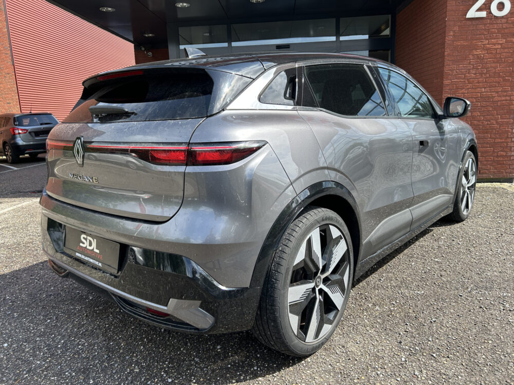 Renault Mégane E-Tech EV40 Boost Charge Techno // GROOT NAVI + CARPLAY // FULL LED // CAMERA // CLIMA // STOEL + STUURWIELVERWARMING // SFEERVE 2