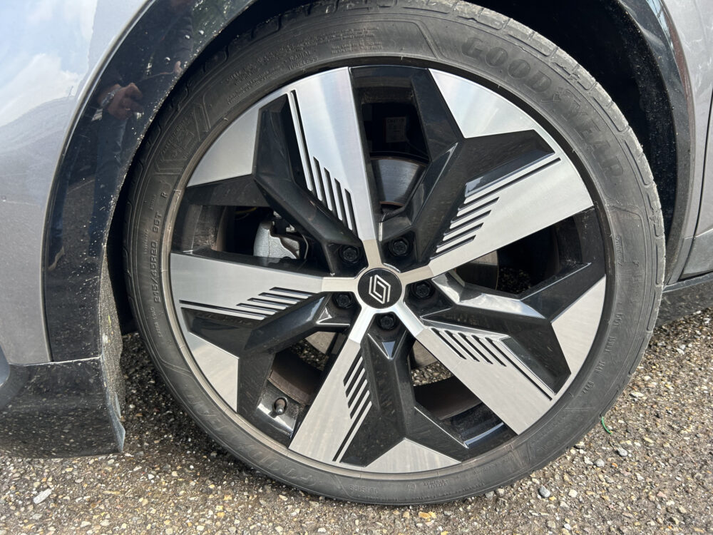 Renault Mégane E-Tech EV40 Boost Charge Techno // GROOT NAVI + CARPLAY // FULL LED // CAMERA // CLIMA // STOEL + STUURWIELVERWARMING // SFEERVE 28