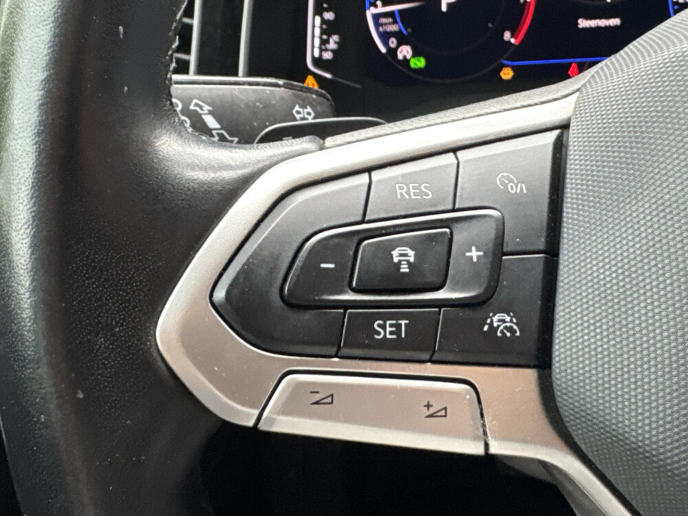 Volkswagen Polo 1.0 TSI R-Line Business // NAVI // CAMERA // ADAPTIVE CRUISE // DIGITAAL COCKPIT // STOELVERWARMING // 12