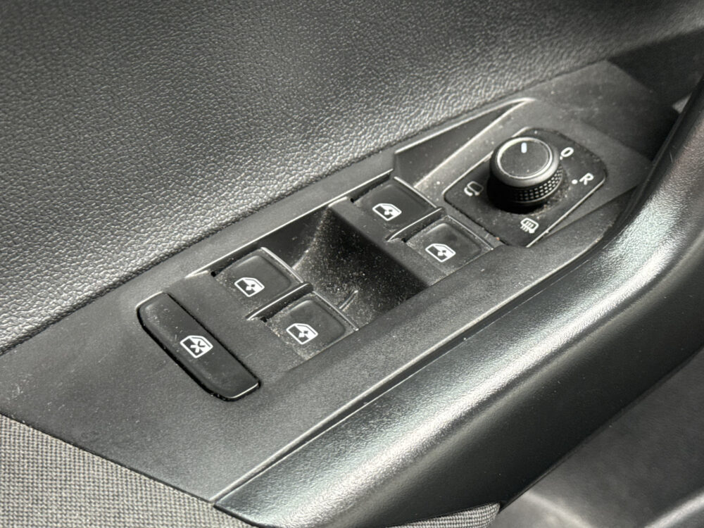 Volkswagen Polo 1.0 TSI R-Line Business // NAVI // CAMERA // ADAPTIVE CRUISE // DIGITAAL COCKPIT // STOELVERWARMING // 28