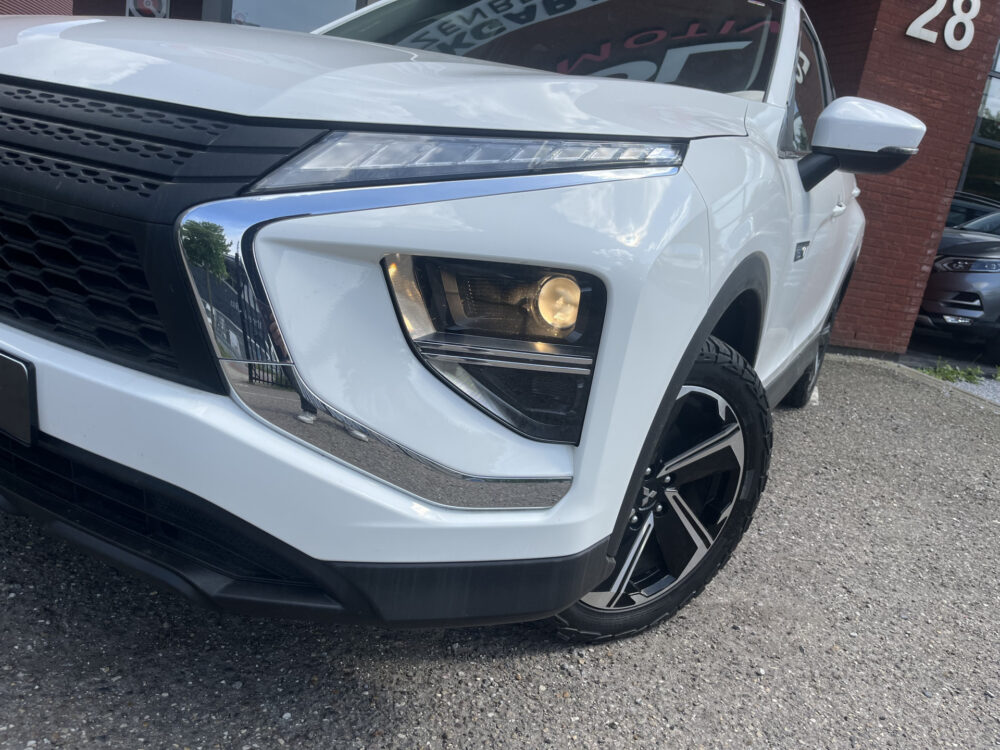Mitsubishi Eclipse Cross 2.4 PHEV Intense // LED // CAMERA // KEYLESS // CARPLAY // CLIMA // STOELVERWARMING // 10