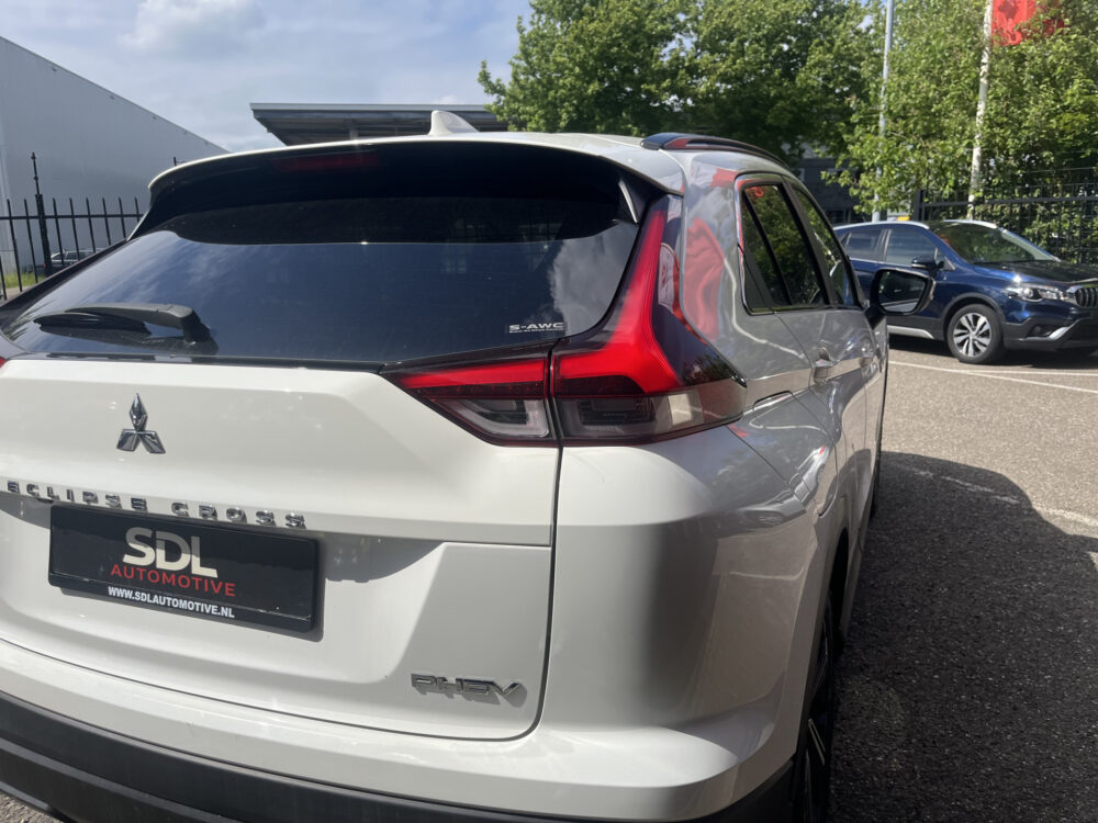 Mitsubishi Eclipse Cross 2.4 PHEV Intense // LED // CAMERA // KEYLESS // CARPLAY // CLIMA // STOELVERWARMING // 14