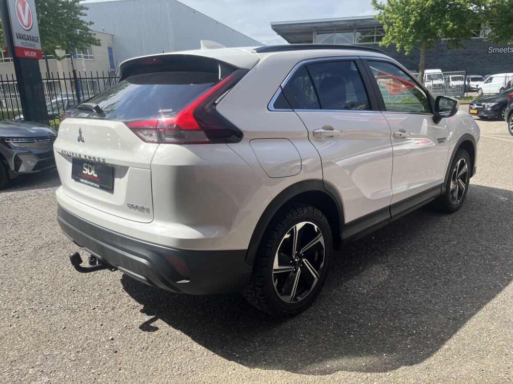 Mitsubishi Eclipse Cross 2.4 PHEV Intense // LED // CAMERA // KEYLESS // CARPLAY // CLIMA // STOELVERWARMING // 6