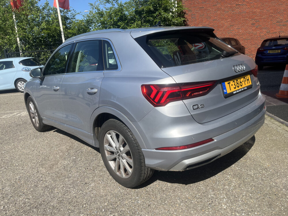 Audi Q3 35 TFSI Pro Line S // ADAPTIV. CRUISE // DODEHOEK // VIRTUAL COCKPIT // FULL LED // NAVI+CARPLAY // STOELVERWARMING // 3
