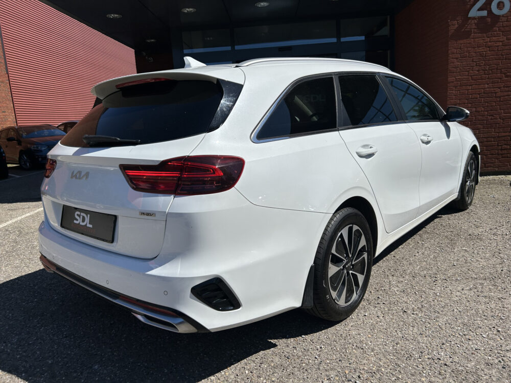 Kia Ceed Sportswagon 1.6 GDI PHEV DynamicLine // NAVI + CARPLAY // ADAPTIVE CRUISE // FULL LED // KEYLESS // STOEL + STUURWIELVERWARMING 2