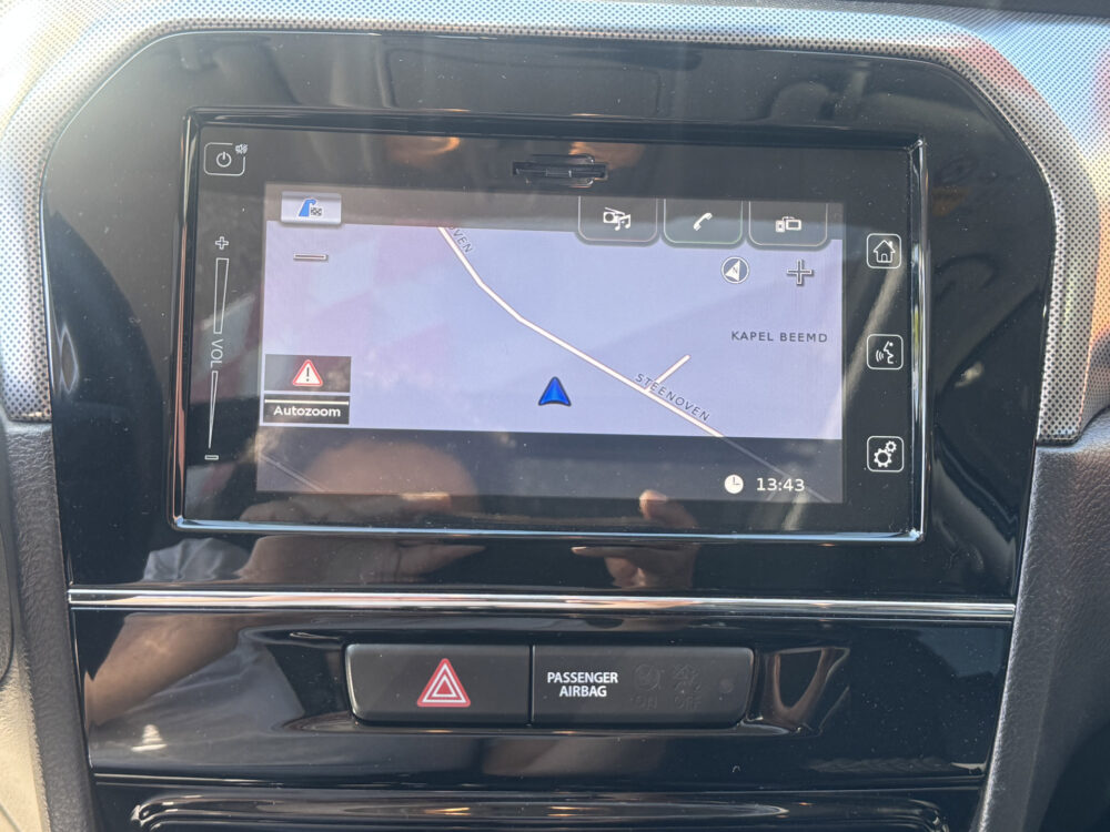 Suzuki Vitara 1.4 Boosterjet Stijl // PANO SCHUIF-DAK // KEYLESS // ADAPTIV. CRUISE // CAMERA+SENSOREN // NAVI+CARPLAY // STOELVERWARMING // 19