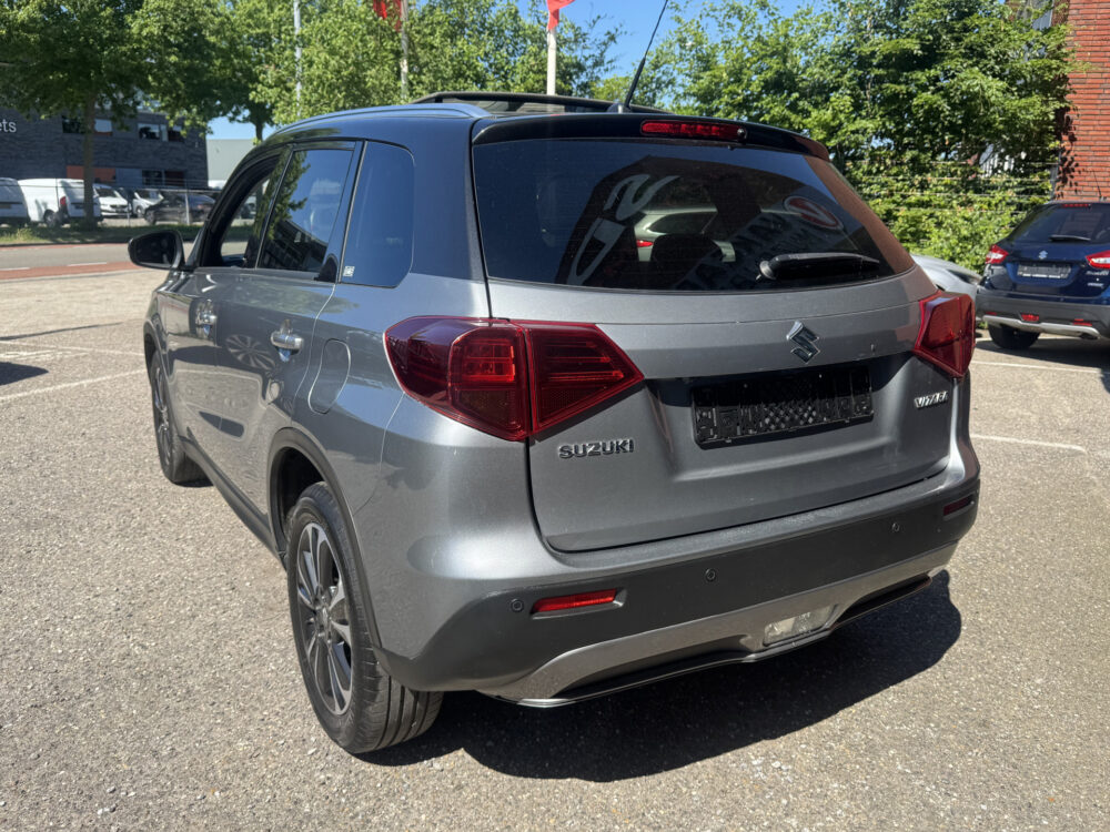 Suzuki Vitara 1.4 Boosterjet Stijl // PANO SCHUIF-DAK // KEYLESS // ADAPTIV. CRUISE // CAMERA+SENSOREN // NAVI+CARPLAY // STOELVERWARMING // 3
