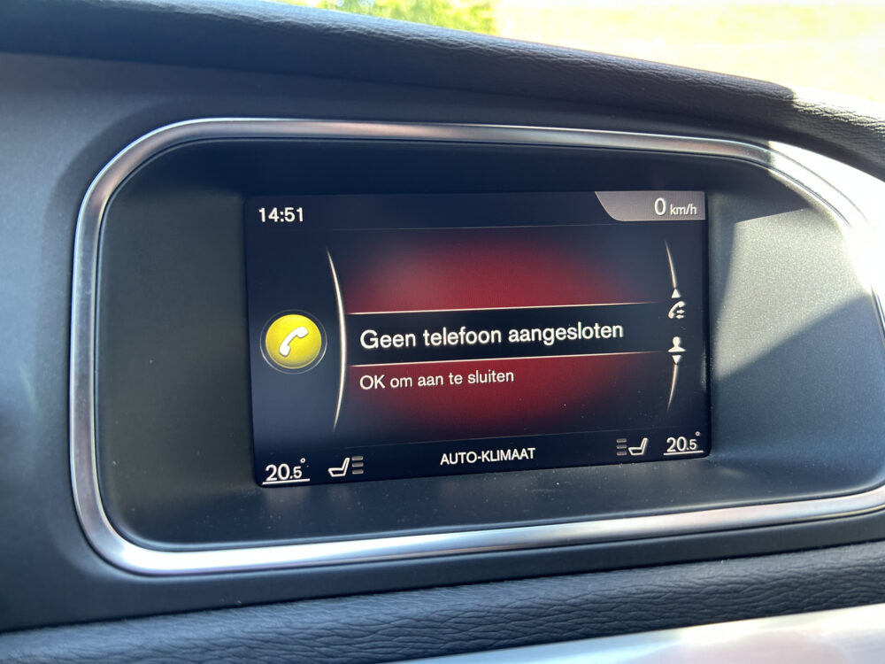 Volvo V40 1.5 T2 Polar+ // MEMORY SEAT // DODEHOEKDETECTIE // LEDER // FULL LED // NAVI // CAMERA // STOELVERWARMING // PDC V+A 18