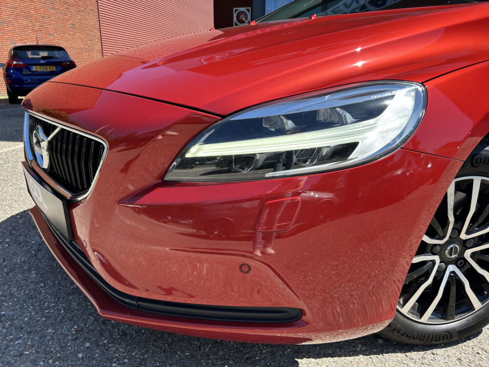 Volvo V40 1.5 T2 Polar+ // MEMORY SEAT // DODEHOEKDETECTIE // LEDER // FULL LED // NAVI // CAMERA // STOELVERWARMING // PDC V+A 26