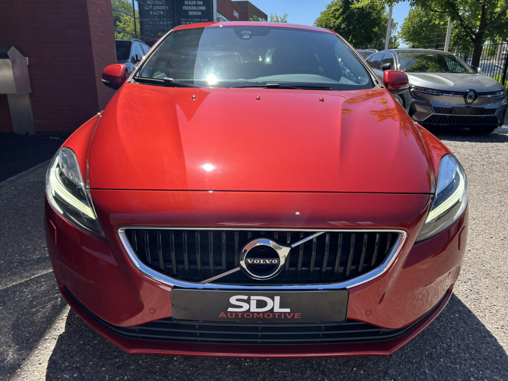 Volvo V40 1.5 T2 Polar+ // MEMORY SEAT // DODEHOEKDETECTIE // LEDER // FULL LED // NAVI // CAMERA // STOELVERWARMING // PDC V+A 4