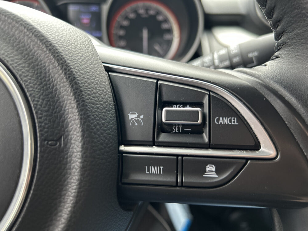 Suzuki Swift 1.2 Style Smart Hybrid // CAMERA // APPLE CARPLAY - ANDROID AUTO // STOELVERWARMING // AIRCO // ADAPTIVE CRUISE // PDC // 10