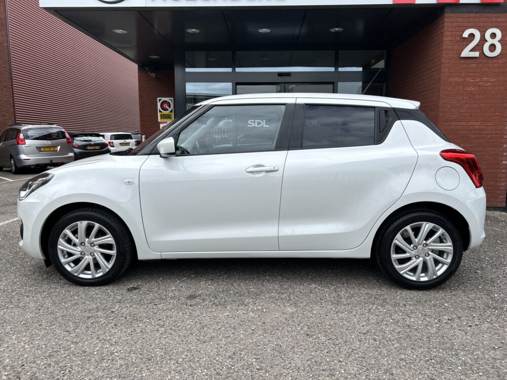 Suzuki Swift 1.2 Style Smart Hybrid // CAMERA // APPLE CARPLAY - ANDROID AUTO // STOELVERWARMING // AIRCO // ADAPTIVE CRUISE // PDC // 3