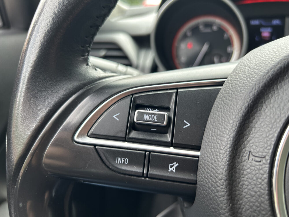 Suzuki Swift 1.2 Style Smart Hybrid // CAMERA // APPLE CARPLAY - ANDROID AUTO // STOELVERWARMING // AIRCO // ADAPTIVE CRUISE // PDC // 9