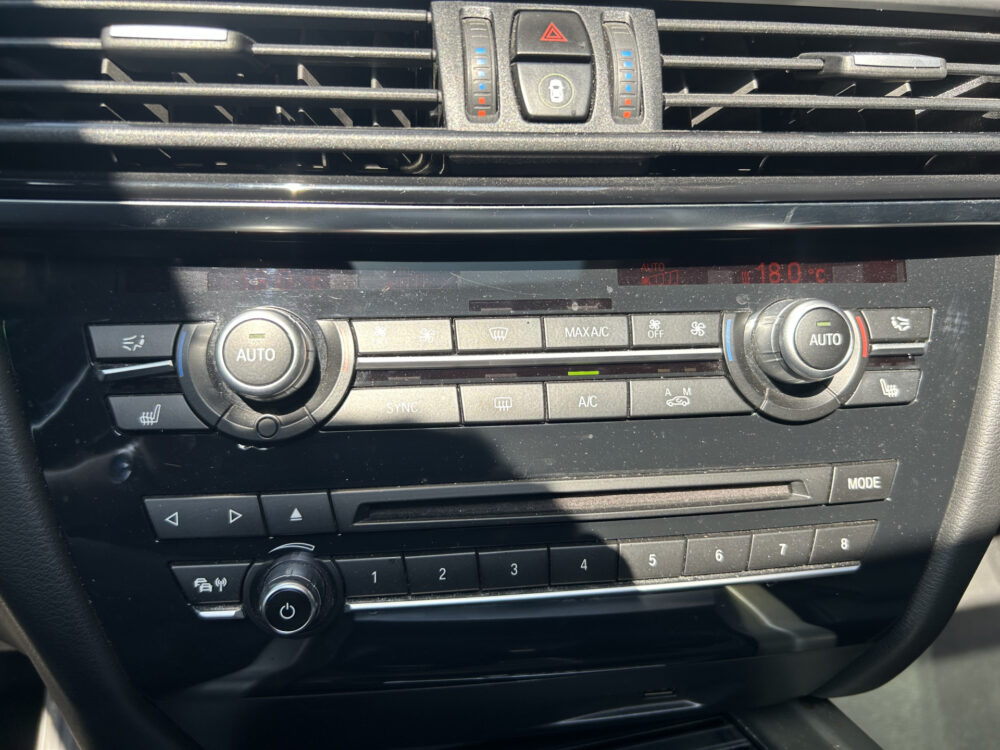 BMW X5 xDrive40e iPerformance M Sport Shadow SOH 84% // PANO/SCHUIFKANTELDAK // MEMORYSEAT // ADAPTICE CRUISE // NAVI + CARPLAY // HARM 19