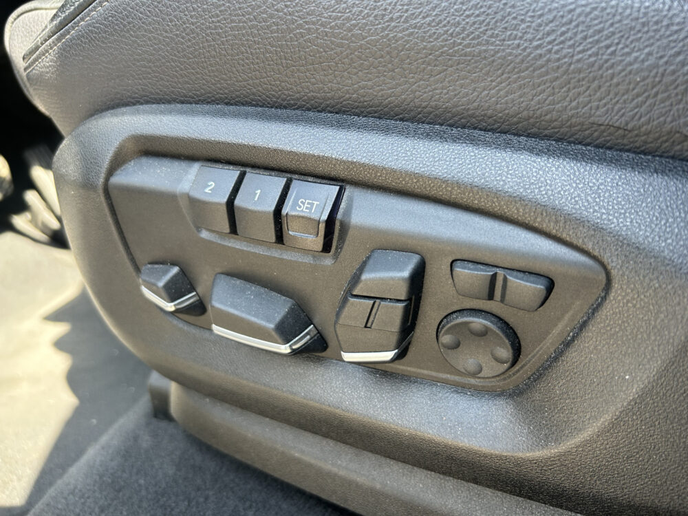 BMW X5 xDrive40e iPerformance M Sport Shadow SOH 84% // PANO/SCHUIFKANTELDAK // MEMORYSEAT // ADAPTICE CRUISE // NAVI + CARPLAY // HARM 21