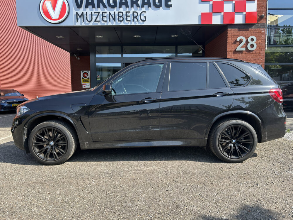 BMW X5 xDrive40e iPerformance M Sport Shadow SOH 84% // PANO/SCHUIFKANTELDAK // MEMORYSEAT // ADAPTICE CRUISE // NAVI + CARPLAY // HARM 3