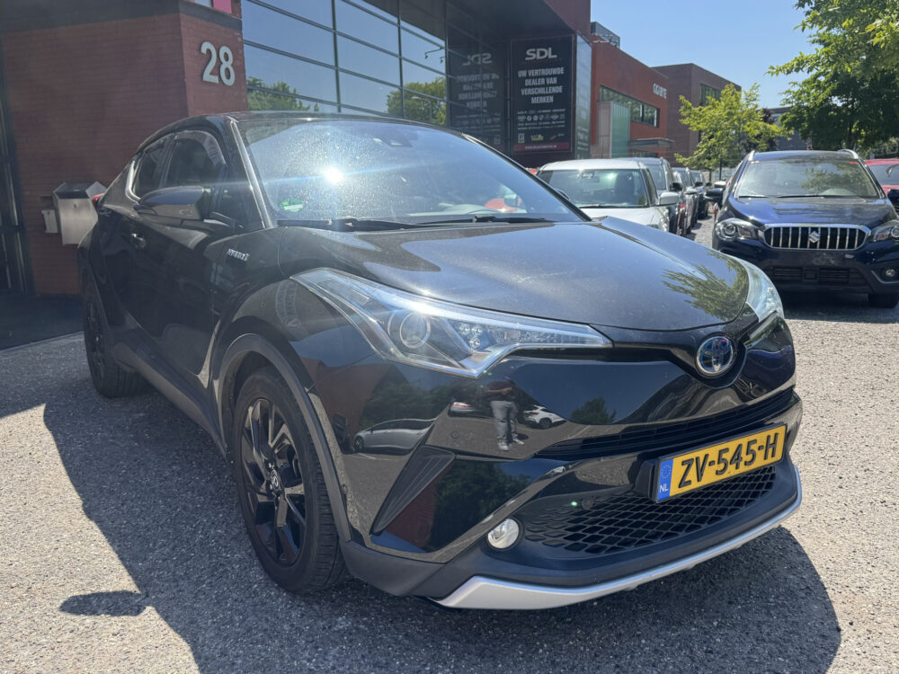 Toyota C-HR 1.8 Hybrid Style // NAVI // CAMERA // ADAPTIVE CRUISE // STOELVERWARMING // CLIMA // TREKHAAK // 2