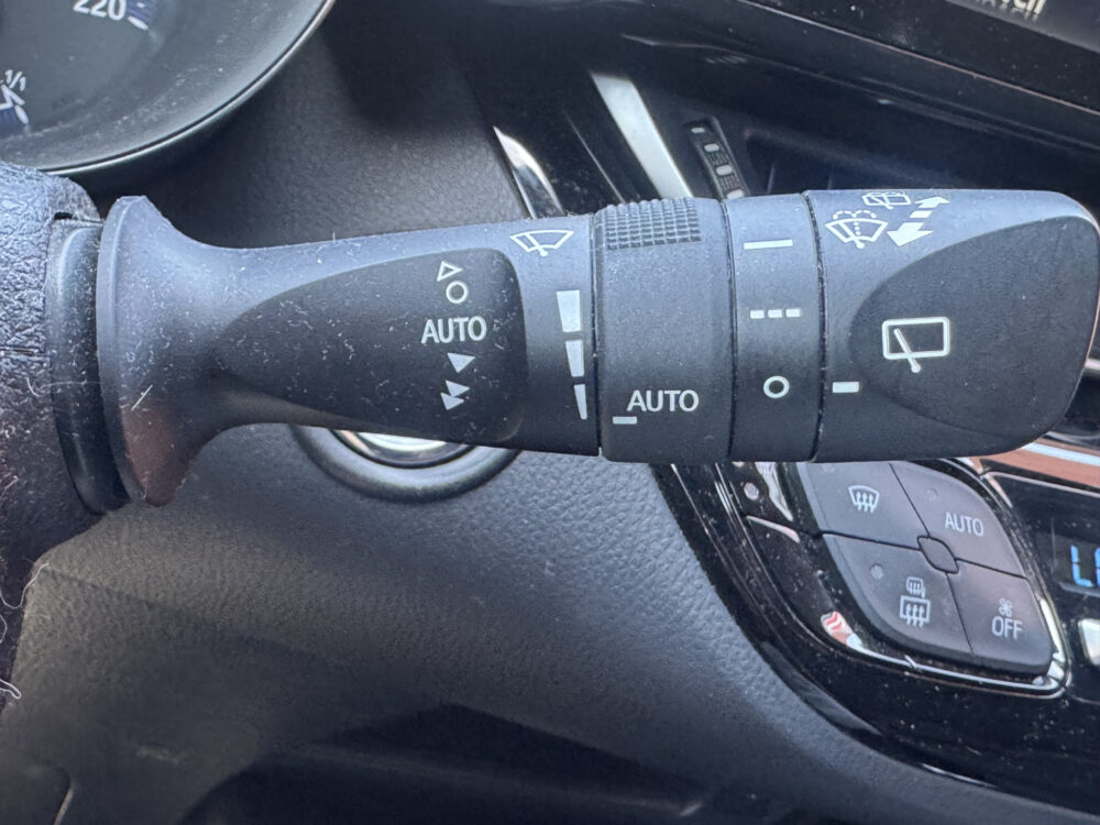 Toyota C-HR 1.8 Hybrid Style // NAVI // CAMERA // ADAPTIVE CRUISE // STOELVERWARMING // CLIMA // TREKHAAK // 22