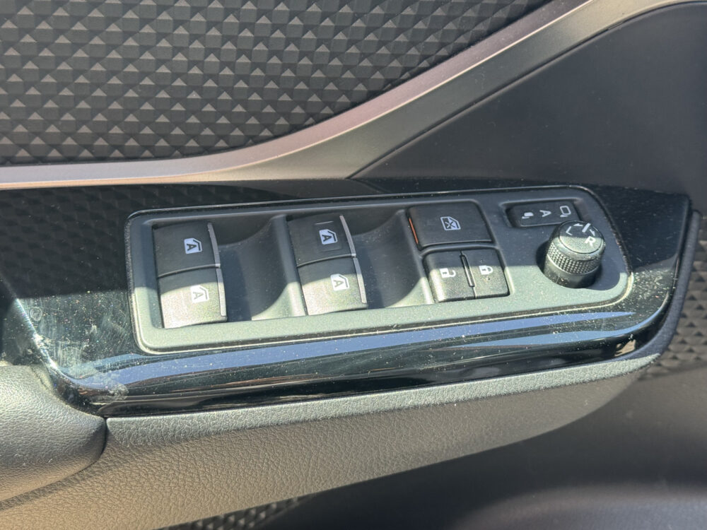 Toyota C-HR 1.8 Hybrid Style // NAVI // CAMERA // ADAPTIVE CRUISE // STOELVERWARMING // CLIMA // TREKHAAK // 25
