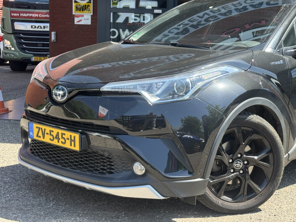 Toyota C-HR 1.8 Hybrid Style // NAVI // CAMERA // ADAPTIVE CRUISE // STOELVERWARMING // CLIMA // TREKHAAK // 7