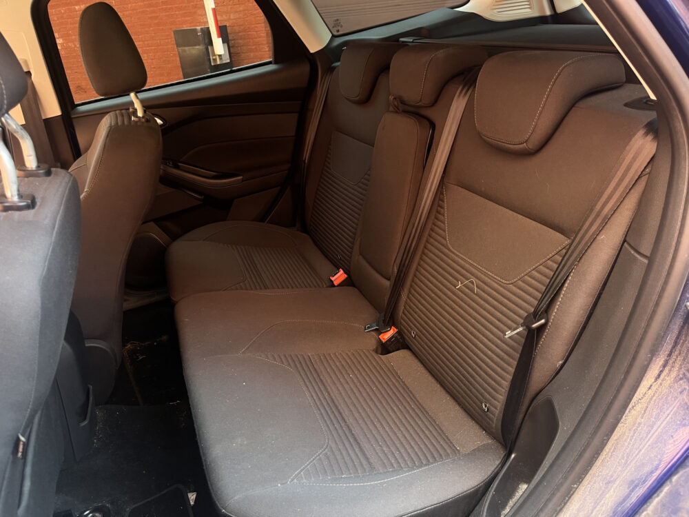 Ford FOCUS Wagon 1.5 EcoBoost Titanium 150PK- 1e EIGENAAR, UNIEKE KM STAND // CAMERA+SENSOREN // NAVI+CARPLAY // KEYLESS // STOELVERWARMING // 16