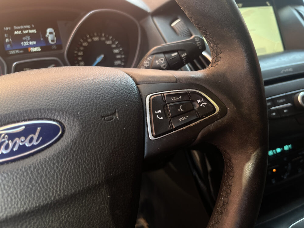 Ford FOCUS Wagon 1.5 EcoBoost Titanium 150PK- 1e EIGENAAR, UNIEKE KM STAND // CAMERA+SENSOREN // NAVI+CARPLAY // KEYLESS // STOELVERWARMING // 21