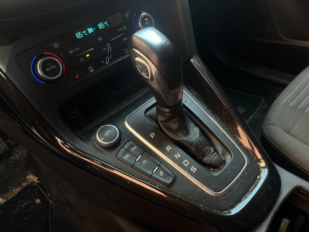 Ford FOCUS Wagon 1.5 EcoBoost Titanium 150PK- 1e EIGENAAR, UNIEKE KM STAND // CAMERA+SENSOREN // NAVI+CARPLAY // KEYLESS // STOELVERWARMING // 22
