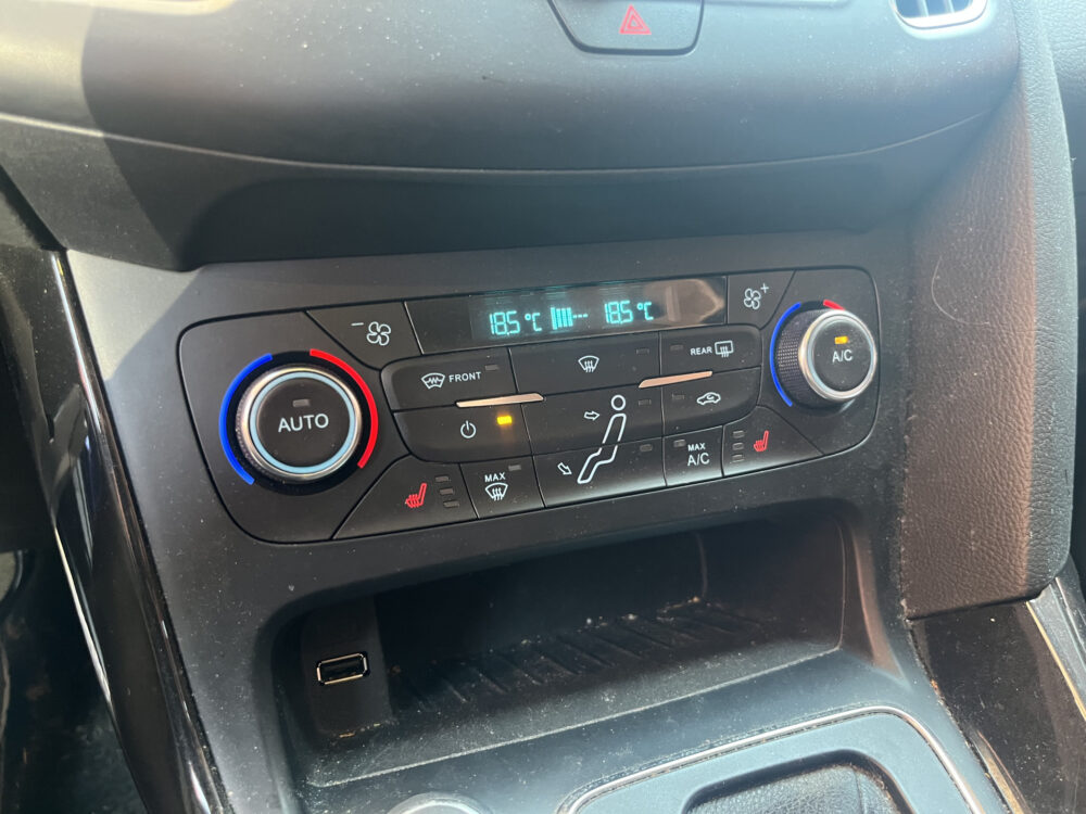Ford FOCUS Wagon 1.5 EcoBoost Titanium 150PK- 1e EIGENAAR, UNIEKE KM STAND // CAMERA+SENSOREN // NAVI+CARPLAY // KEYLESS // STOELVERWARMING // 23