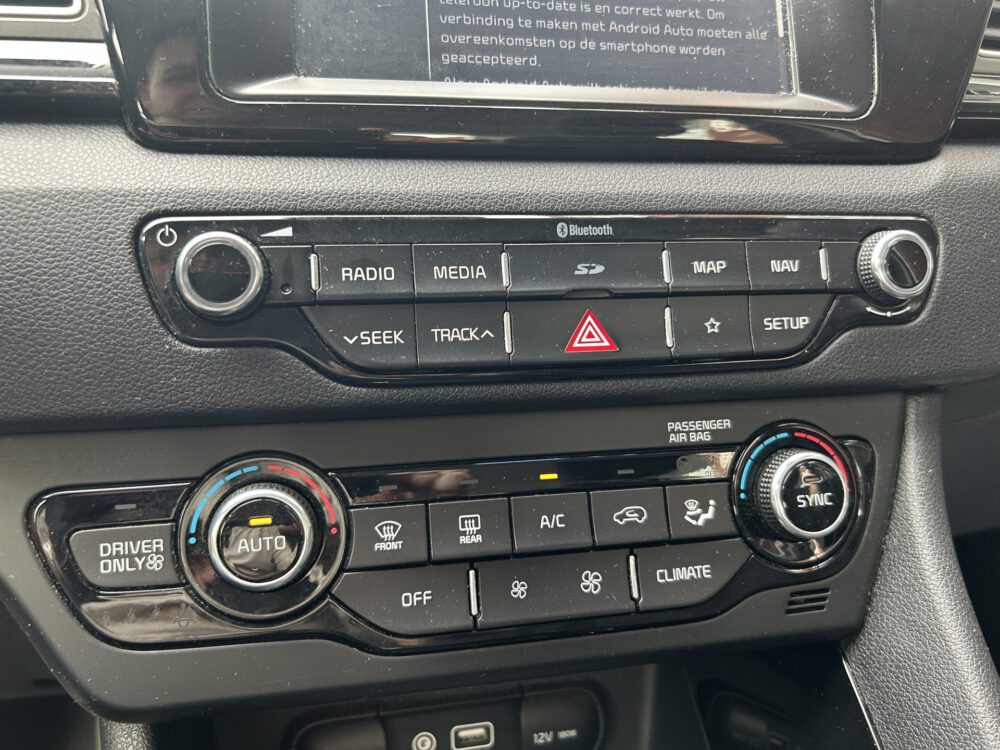 Kia Niro 1.6 GDi Hybrid DynamicLine // NAVI + CARPLAY // CAMERA // HALF-LEDER // STOEL + STUURWIELVERWARMING 18