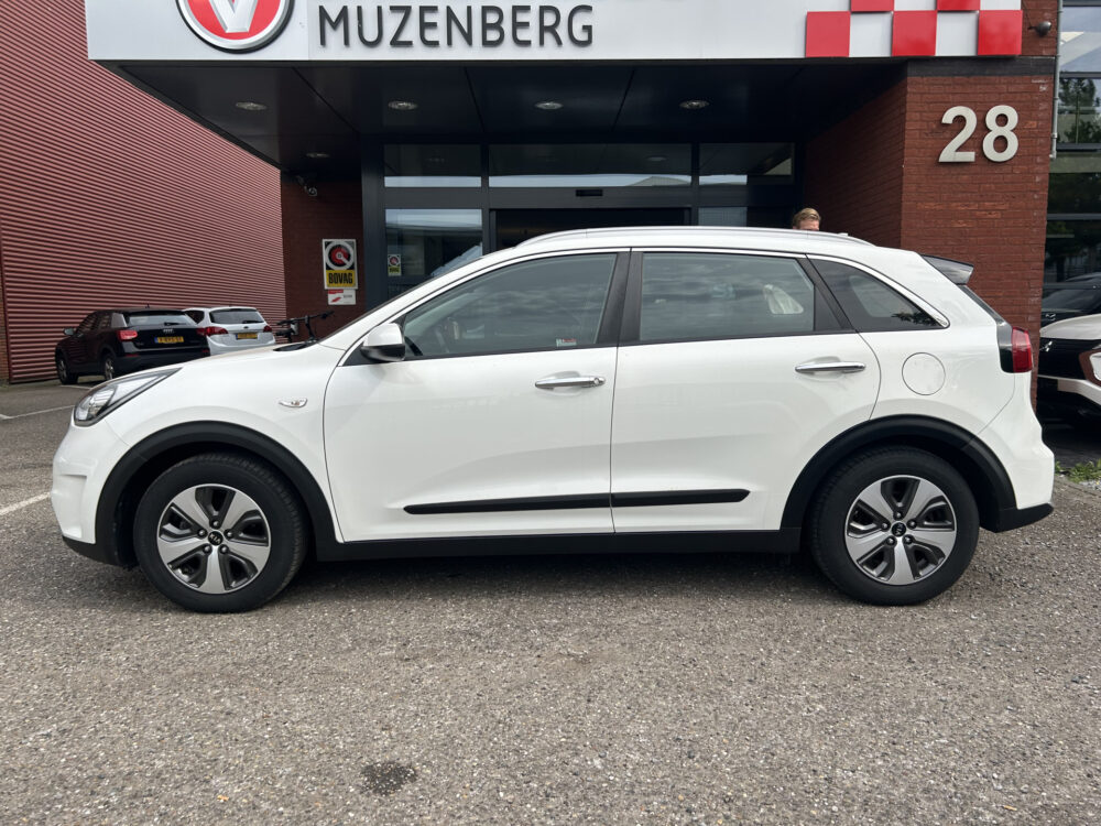 Kia Niro 1.6 GDi Hybrid DynamicLine // NAVI + CARPLAY // CAMERA // HALF-LEDER // STOEL + STUURWIELVERWARMING 3