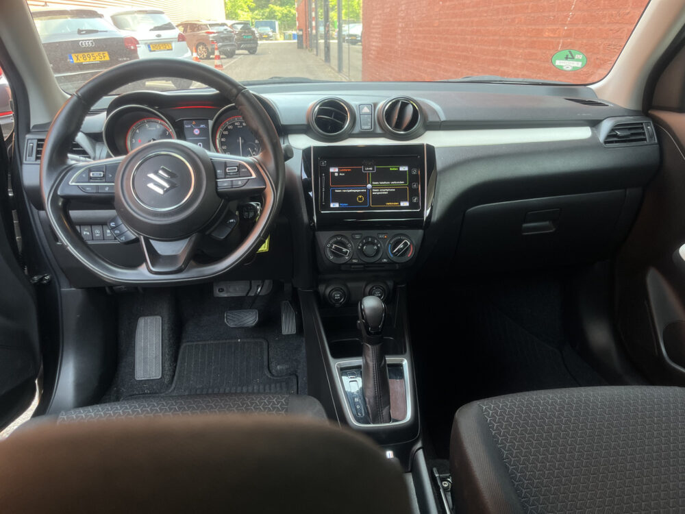 Suzuki Swift 1.2 Style Smart Hybrid // ADAPT. CRUISE // LED // DODEHOEK // STOELVERWARMING // CAMERA+SENSOREN // APPLE-ANCROID AUTO // 13