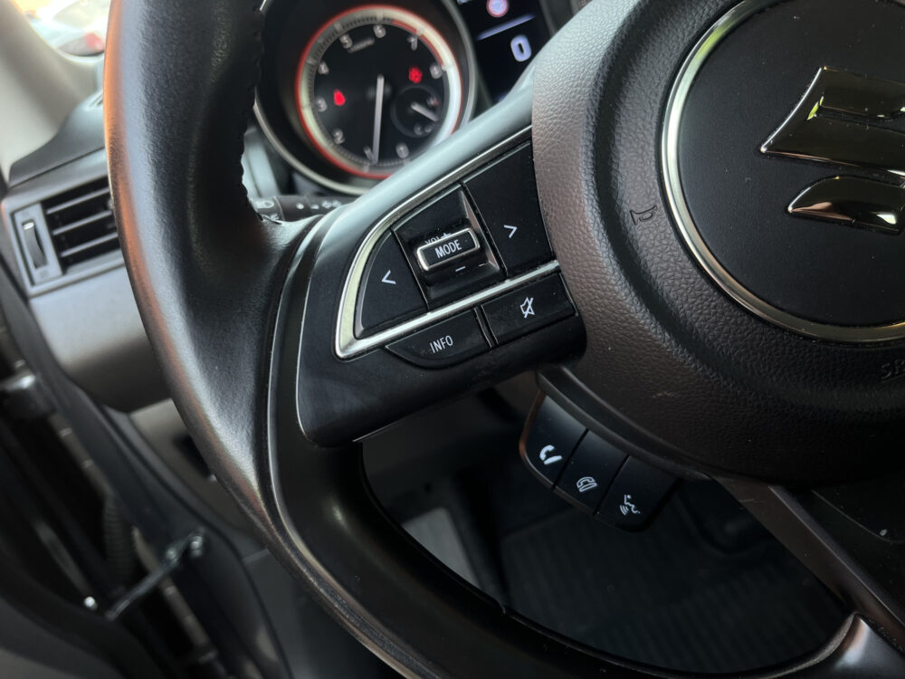 Suzuki Swift 1.2 Style Smart Hybrid // ADAPT. CRUISE // LED // DODEHOEK // STOELVERWARMING // CAMERA+SENSOREN // APPLE-ANCROID AUTO // 17