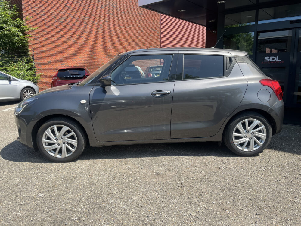 Suzuki Swift 1.2 Style Smart Hybrid // ADAPT. CRUISE // LED // DODEHOEK // STOELVERWARMING // CAMERA+SENSOREN // APPLE-ANCROID AUTO // 2